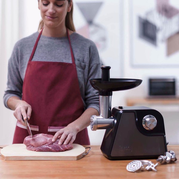 Мясорубка BLACK+DECKER BXMMA1000E (108480) Мясорубка BLACK+DECKER BXMMA1000E (108480)