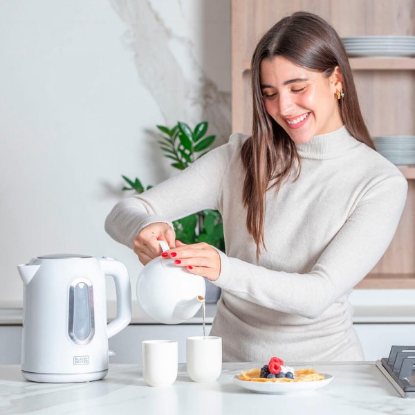 Електрочайник BLACK+DECKER BXKE2204E (108492) Електрочайник BLACK+DECKER BXKE2204E (108492)