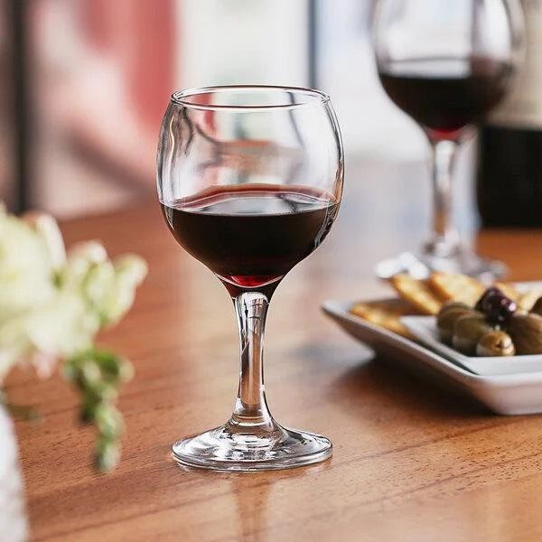 Набір 12 скляних винних фужерів Bistro 227мл (винний келих) (134063) Набір 12 скляних винних фужерів Bistro 227мл (винний келих) (134063)