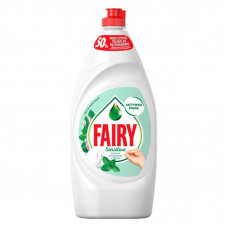 Средство для ручного мытья посуды Fairy Нежные руки Чайное дерево и Мята 900 мл (4015400958130)