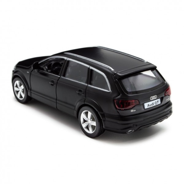 Автомодель детская AUDI Q7 V12 TechnoDrive 250433U, масштаб 1:39 Автомодель детская AUDI Q7 V12 TechnoDrive 250433U, масштаб 1:39