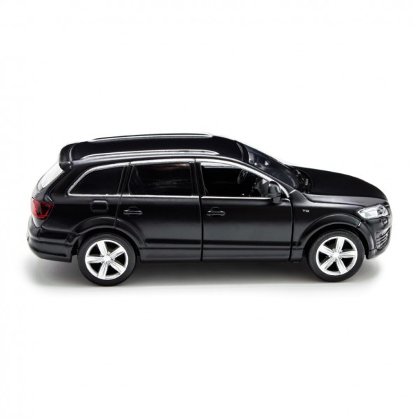 Автомодель детская AUDI Q7 V12 TechnoDrive 250433U, масштаб 1:39 Автомодель детская AUDI Q7 V12 TechnoDrive 250433U, масштаб 1:39