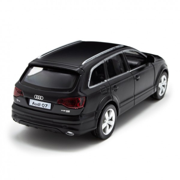 Автомодель детская AUDI Q7 V12 TechnoDrive 250433U, масштаб 1:39 Автомодель детская AUDI Q7 V12 TechnoDrive 250433U, масштаб 1:39